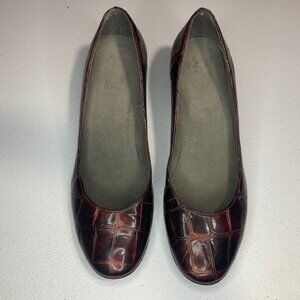 Stuart Weitzman Burgundy Croc Embossed Wedge Heels Edgy Made in Spain Size 7